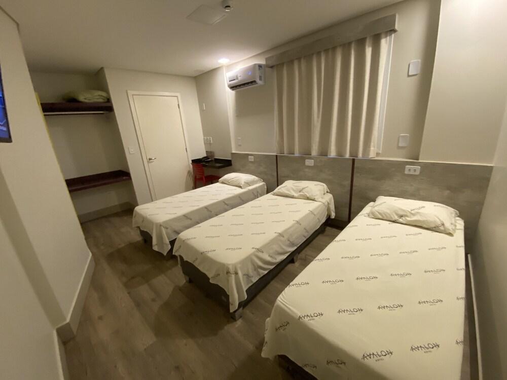 Hotel Avalon Maringa Economico Zewnętrze zdjęcie