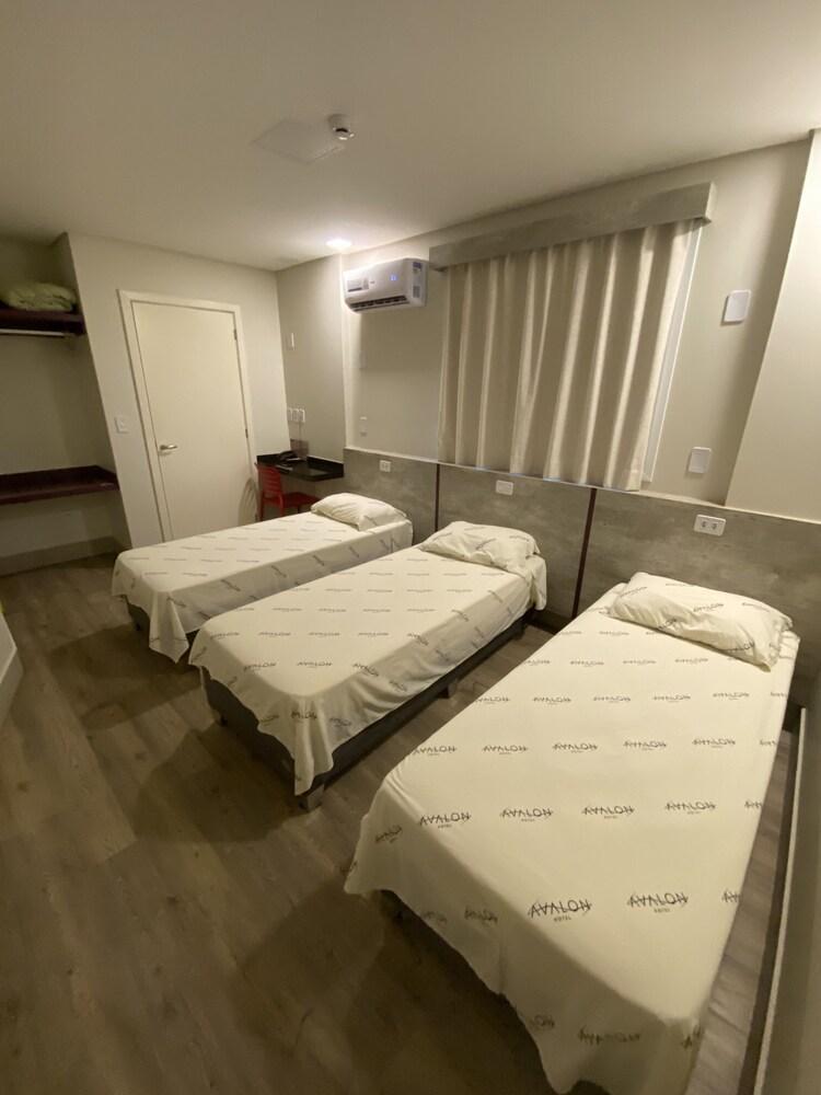 Hotel Avalon Maringa Economico Zewnętrze zdjęcie